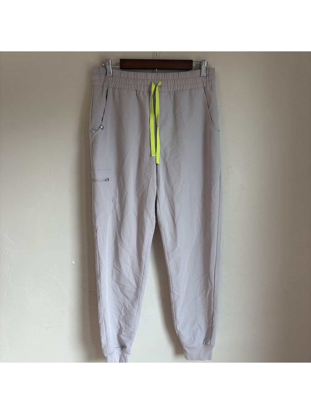 FIGS Technical Collection Zamora Jogger Scrub Pants Light Gray Taupe Size M